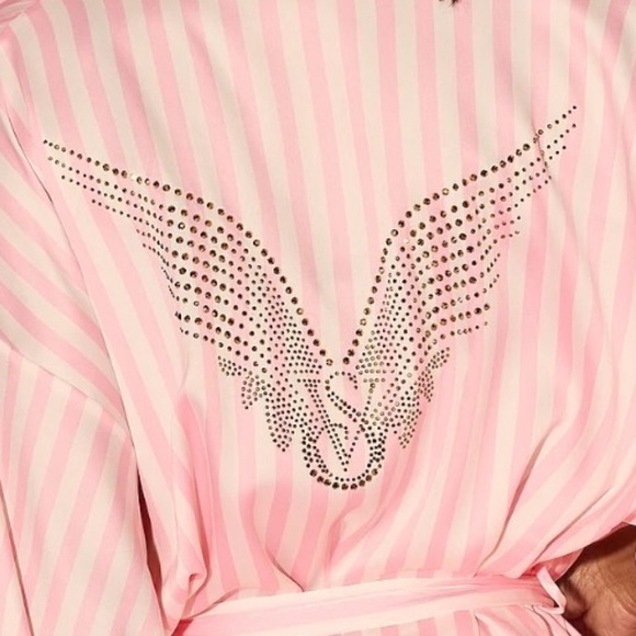 Victoria’s Secret Fashion Show 2025 Rhinestone Angel Wings Stripe Robe NEW XS/S - Picture 3 of 4